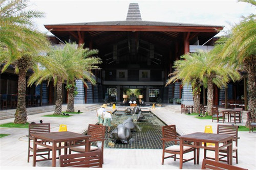 郑州猪肚鸡火锅店设计，郑州猪肚鸡火锅店设计师是谁